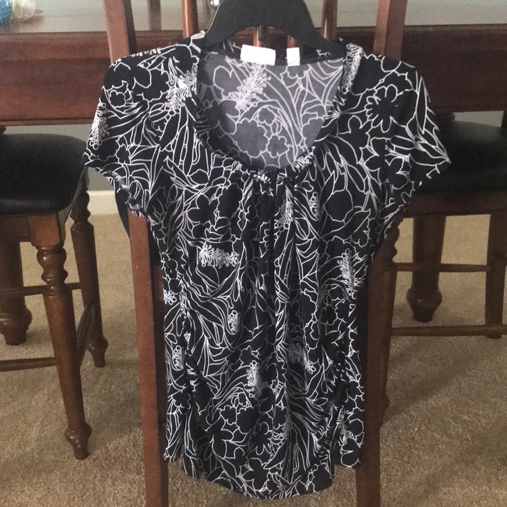 NY & Company Black and White floral blouse